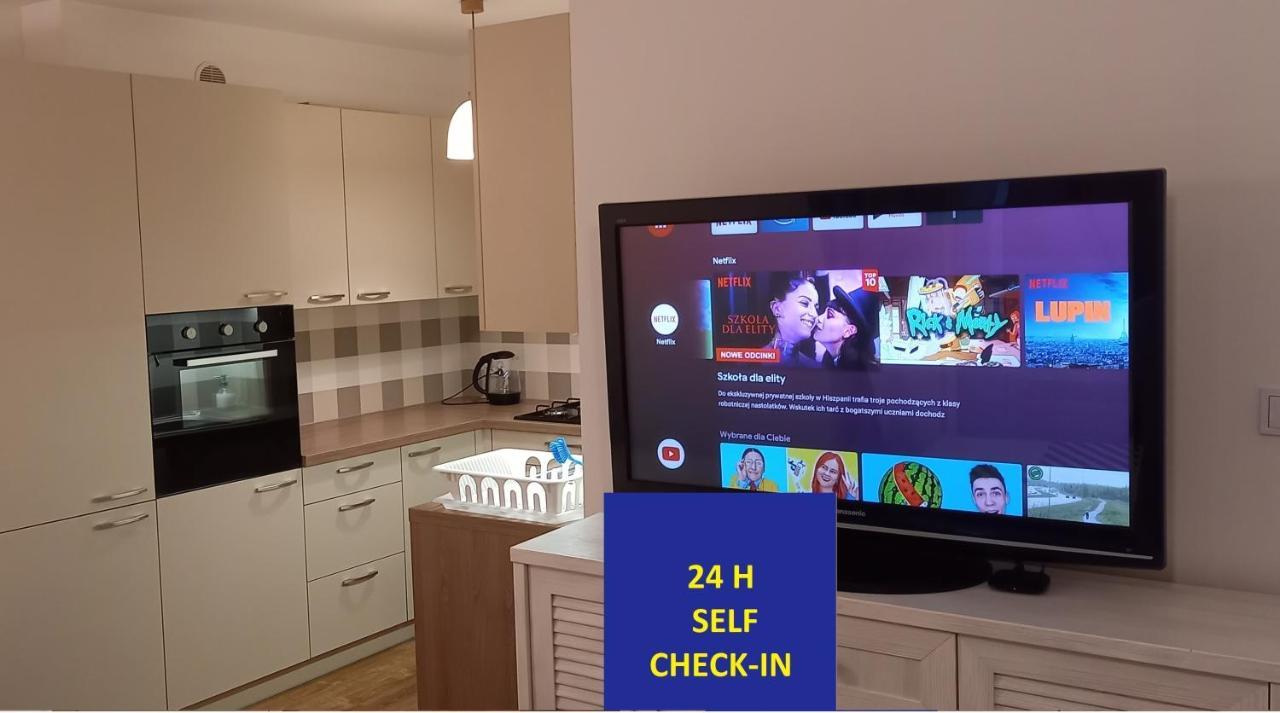 Self Check-in Targi Mtp Airport Szpital P Apartment *